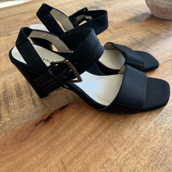 Taryn Rose Black Sandals - Picture 14 of 17